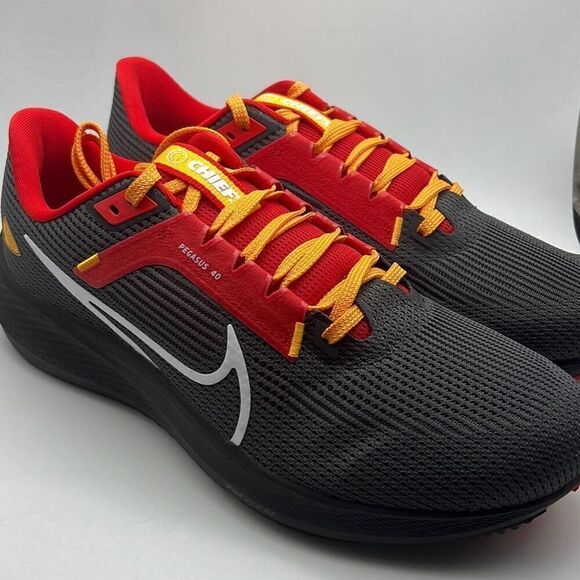 Nike NFL Air Zoom Pegasus 40 Kansas City Chiefs Red DZ5985-001 Mens Size 10 NEW - Picture 2 of 10